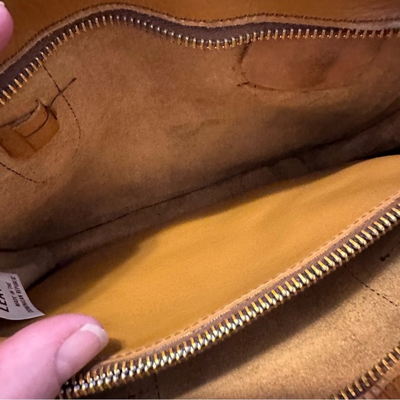 Vintage Leather Shoulder Bag - Picture 8 of 9